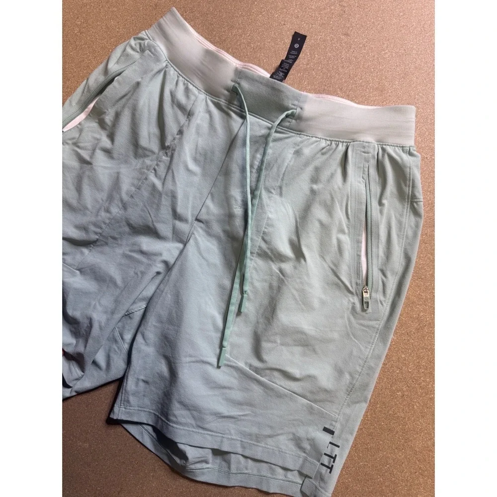 Lululemon Mens Size‎ S Light Green Commission Short 7 